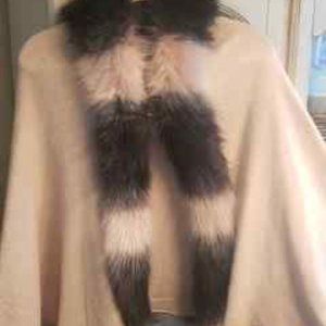 Faux Fur Cape Cream/Black One Size
